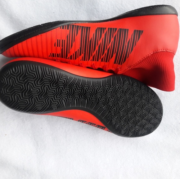 Shoe - Picture 6 of 6